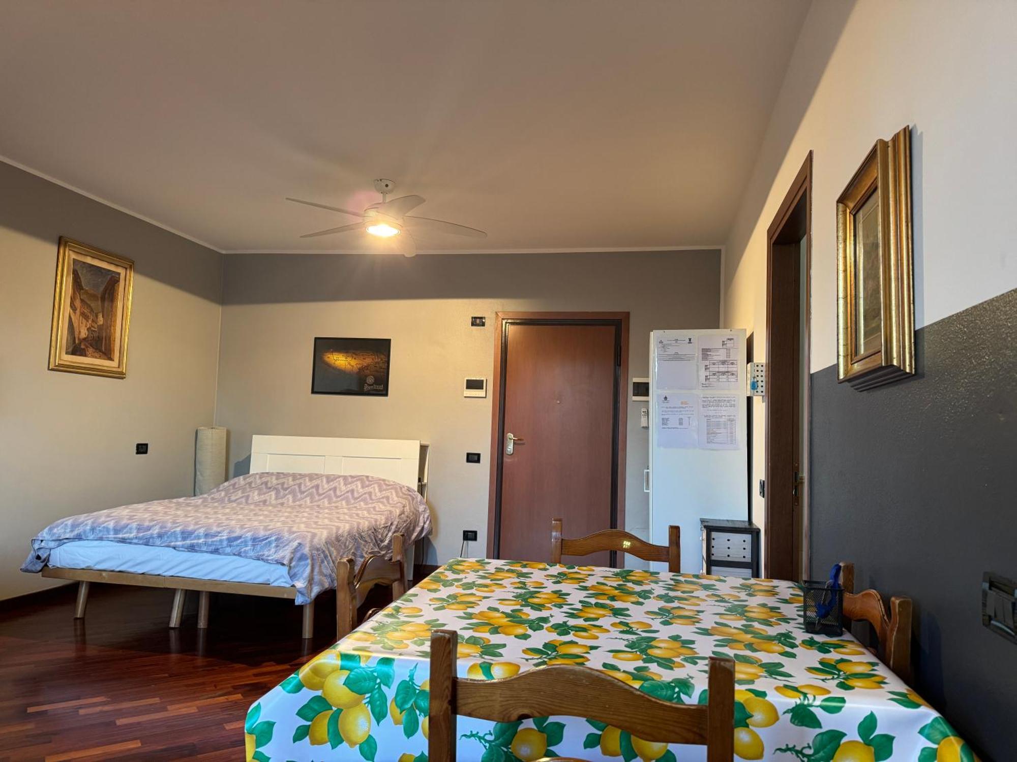 Apartamento Ampio monolocale Brescia Exterior foto